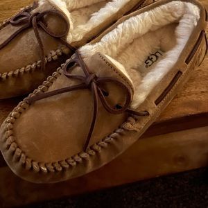 Ugg Dakota Moccasin